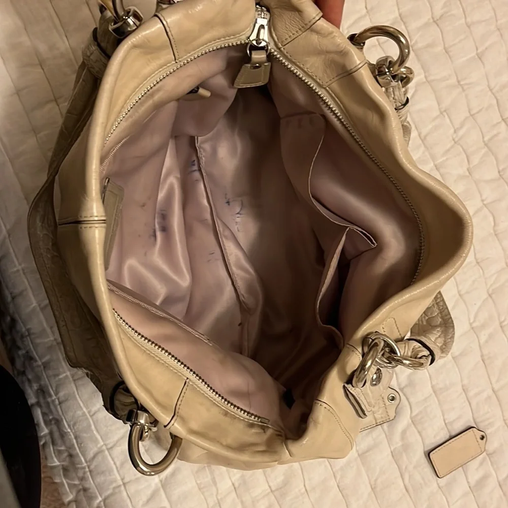 Cream Coach Kristen Purse - Authentic - Picture 4 of 15